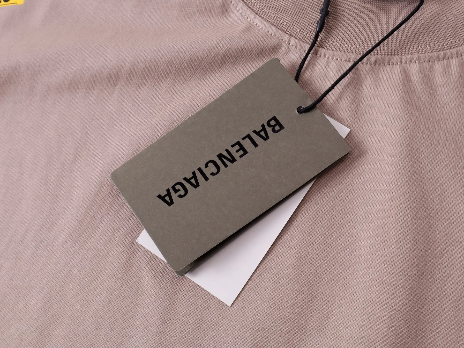 【 . Quality】BALENCI*GA/ .SS 26 New Arrival 5.20 Logo T . Authentic ， 。 ZP 。 260 ， . ， ，。 。 。 。 ， 。 OS . Same Style ：BL 263787 ：Black Pink Light Coffee Brown Size：XS S M L